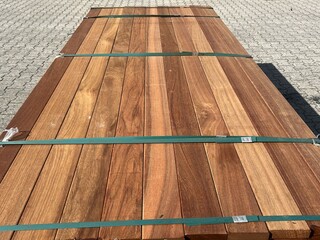 Ca. 80x  Guyana Teak planken geschaafd, 25x90mm, lengte 305cm